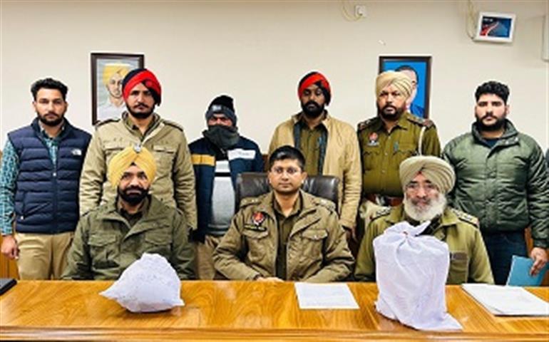 Punjab police busts Cross-border drug cartel; Kingpin held with 5kg Heroin