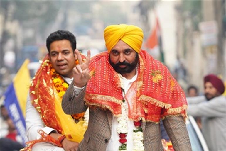 CM leads roadshow in support of AAP candidate in Delhi&39;s Ghonda assembly