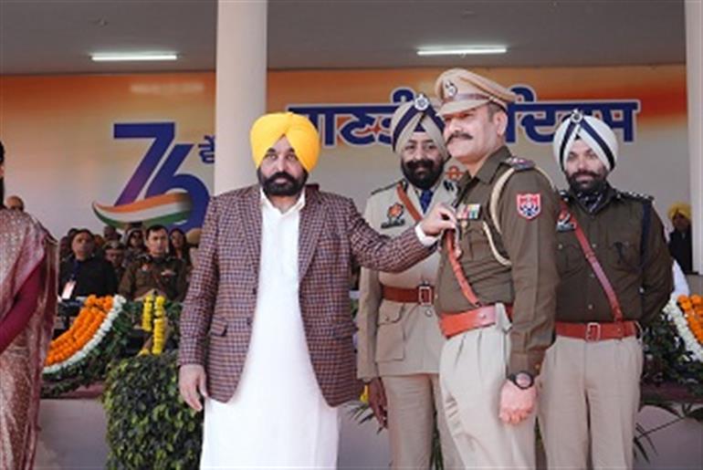 Mann bestows CM Rakshak Padak & CM&39;s medal for outstanding devotion to duty to cops