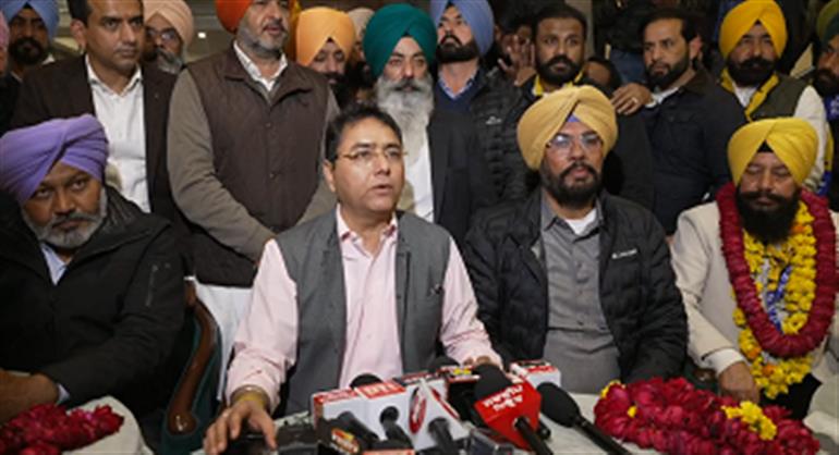 AAP Makes Mayor in Amritsar; Arora Wishes to Newly Elected Office Bearers