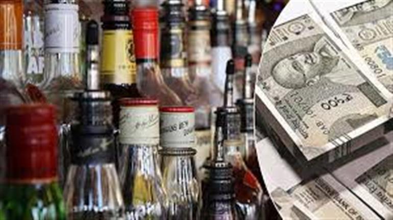 Vehicle caught with illegal liquor and cash in Delhi has no connection with Punjab govt