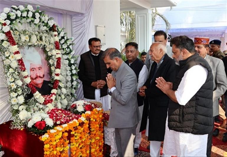 Himachal : CM pays tributes to former Minister Sujan Singh Pathania