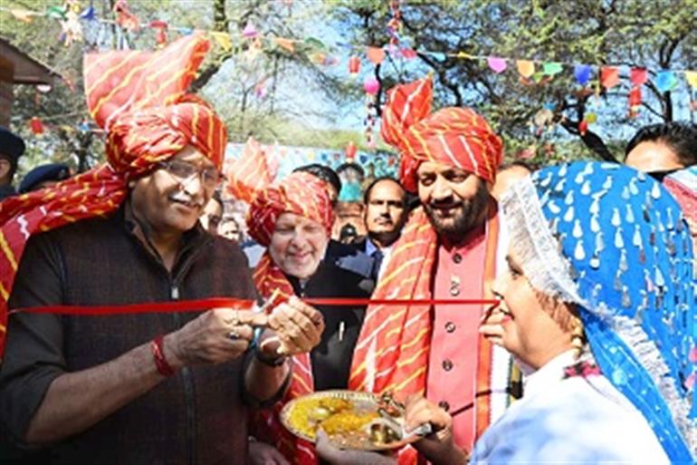 Union Minister Shekhawat, CM Saini  Visited the stalls in Surajkund fair