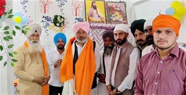 Cheema pays obeisance on the occasion of the 648th Parkash Purab of Shri  Ravidas Ji