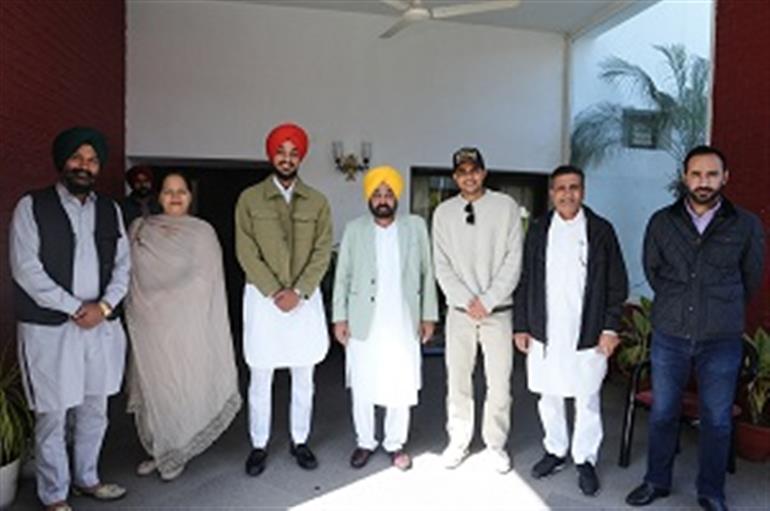 CM extends good wishes to Shubhman Gill & Arshdeep Singh for ensuing ICC champions Trophy