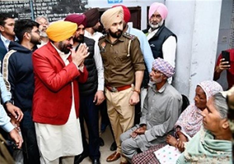 CM&39;s Inspected Cheema Sub Tehsil Complex and Sardulgarh Tehsil complex 