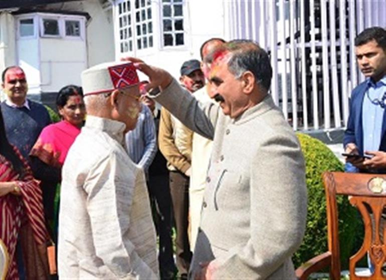 Himachal : Governor celebrates &39;Holi Milan&39; at Raj Bhavan