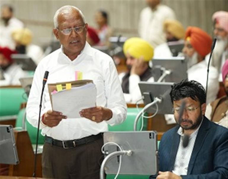 Rationalizing canal water distribution to ensure water reaches tail-end: Goyal