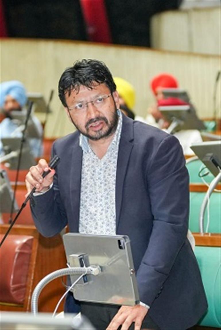 Dr. Ravjot responds to call attention notice in assembly regarding inclusion of 12 Gram Panchayats of Amritsar into MC