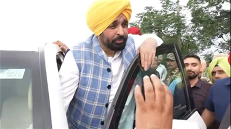 Mann Stopped His Convoy and Talked with the Farmers