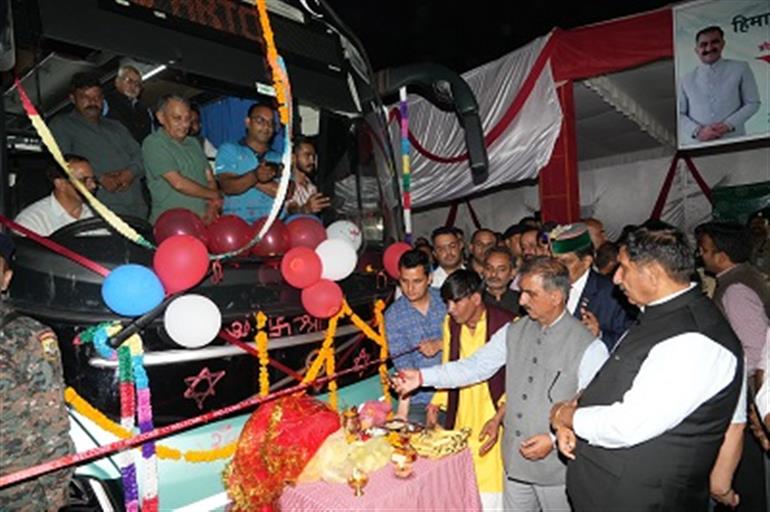Himachal : CM flags off 24 state-of-the-art volvo buses