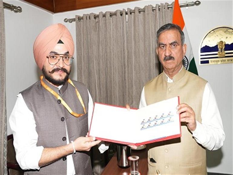 Himachal : Govt. to develop website and mobile app for overseas employment : CM