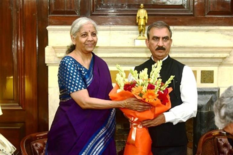 CM meets Union Finance Minister, urges for an increase in borrowing limit of Himachal