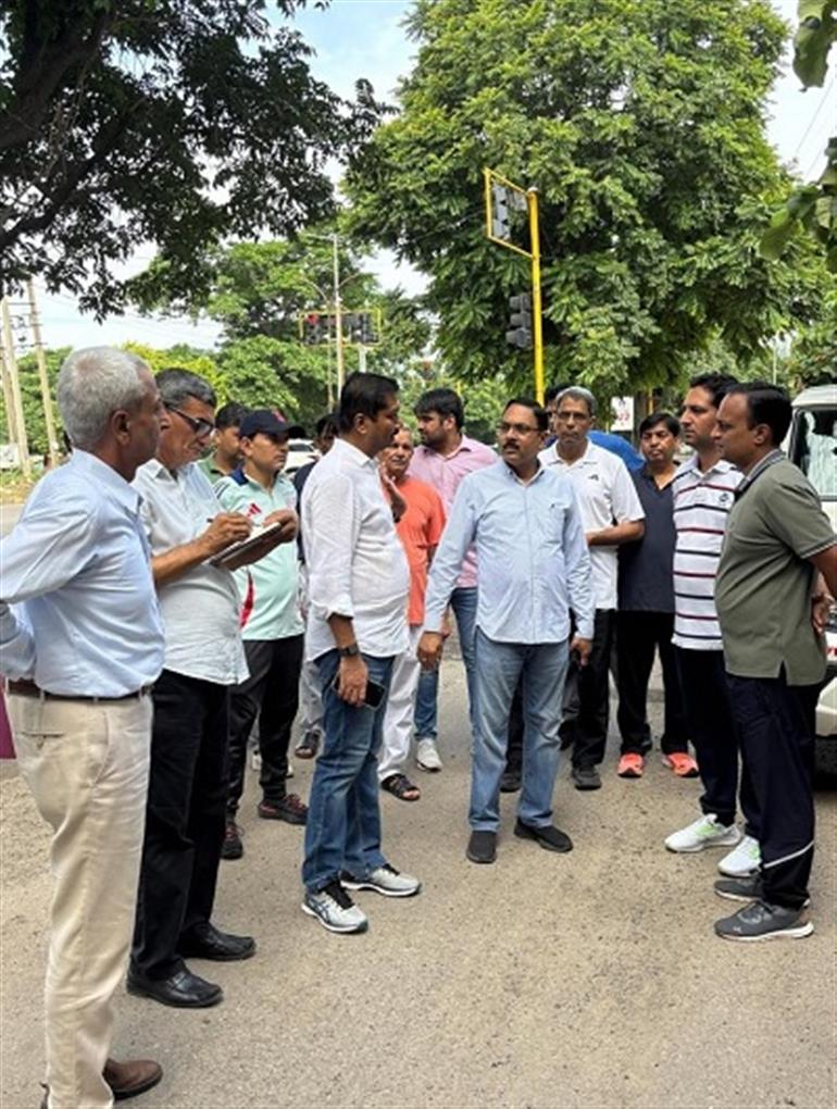 PMDA CEO Pandurang conducts surprise inspection of Panchkula city
