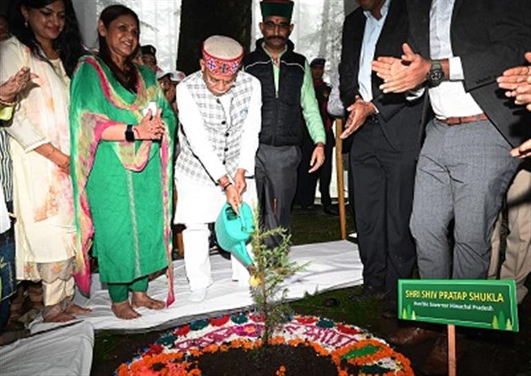 Himachal : Governor Advocates Environmental Protection through Plantation Drive at Sipur