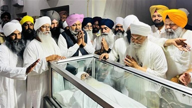 Cheema visits Rara Sahib for paying last respects to Baba Baljinder Singh Ji