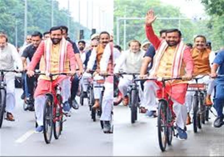 CM Saini, Speaker and minister cycle from MLA hostal to VS, call for drug free Haryana 