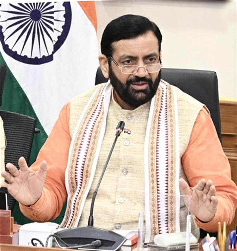Chief Minister unveils Sankalp Patra of Shaikshik Mahasangh