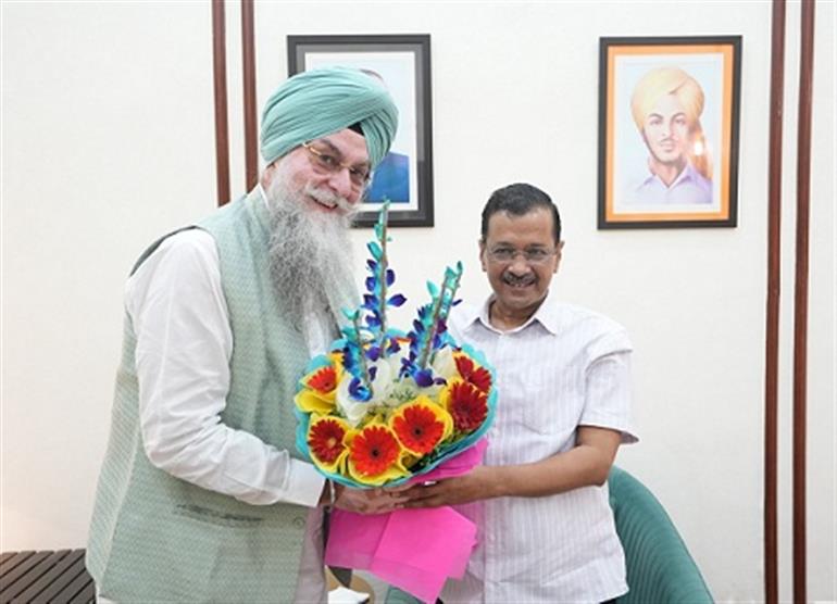 Punjab VS speakaer met AAP convenor Kejriwal
