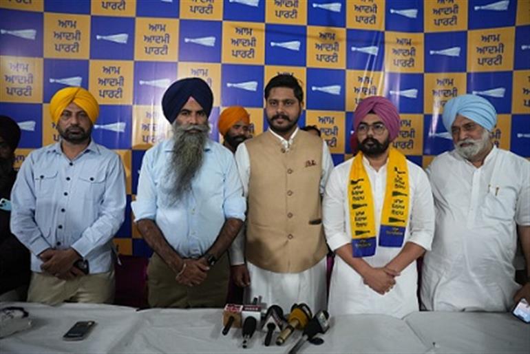 Leader Yadwinder Singh Returns to AAP