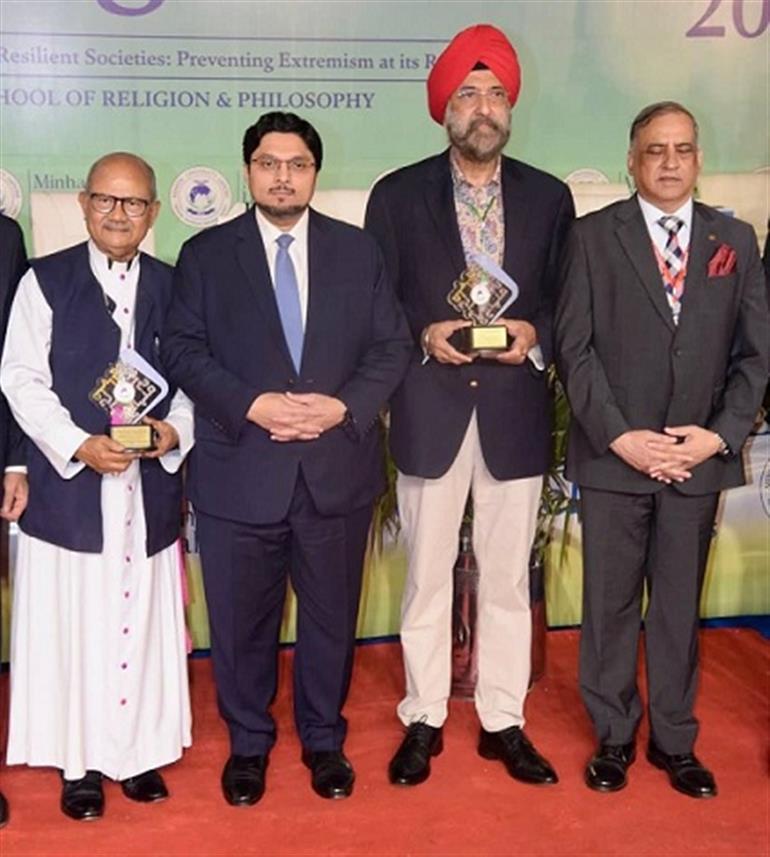 Dr. Tarunjit Butalia receives lifetime achievement award at global interfaith conference
