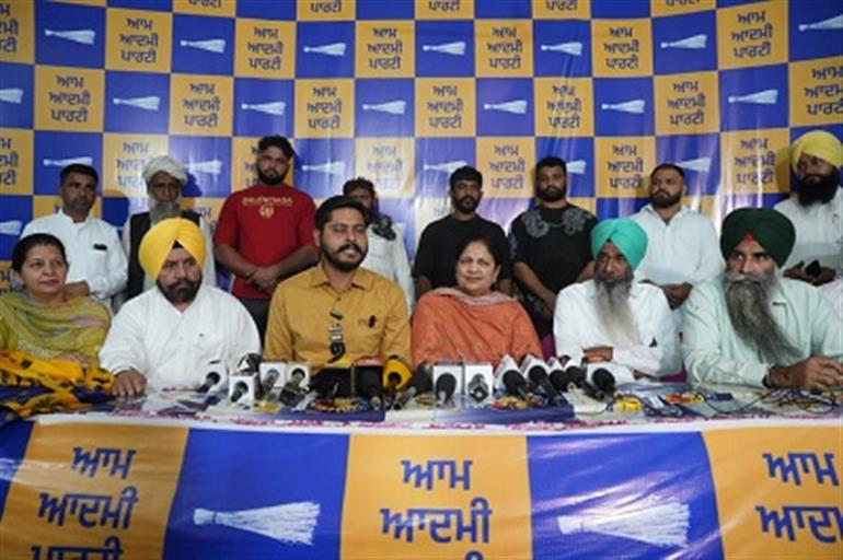 Several Prominent Leaders of the Gujjar Community Join the Party in Tarn Taran