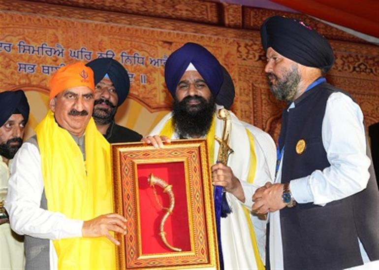 Himachal : CM pays glowing tribute at State-level event marking 350th Martyrdom anniversary of Guru Tegh Bahadur ji