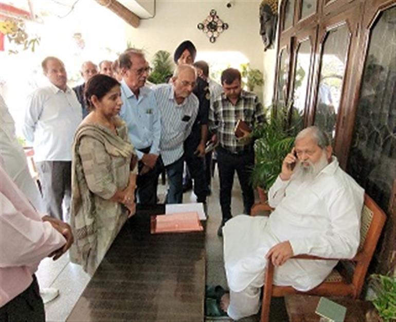 Vij directs Strict Action in Case of Fraud Promising Youth Travel to Croatia