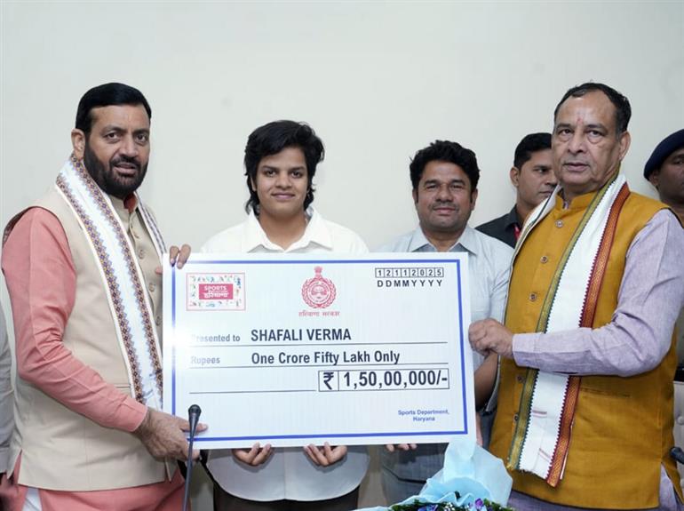 CM honours Shafali Verma with cheque of Rs 1.50Cr, Grade-A gradation certificate 