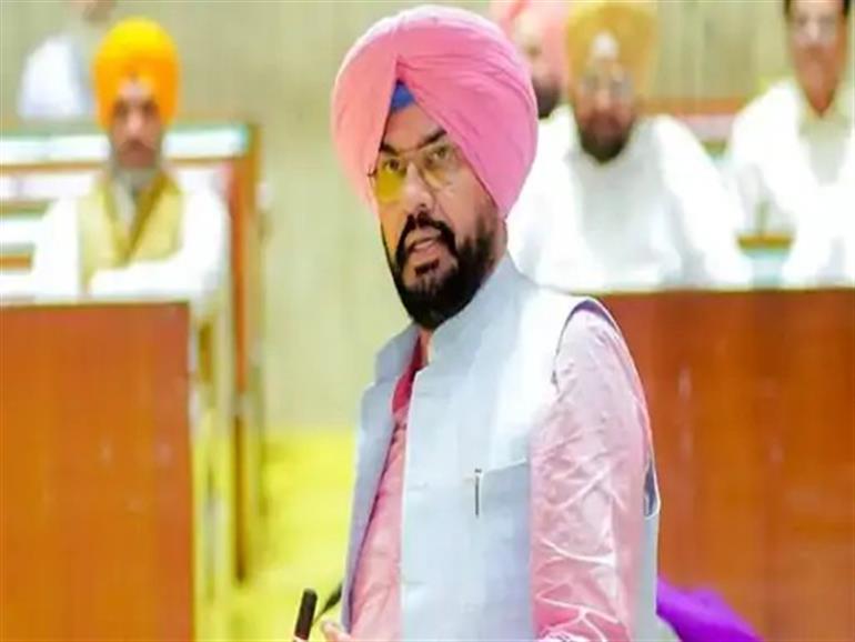 Compensation Distributed to Farmers of 17 Amritsar Villages; MLA Says Goal Is to Cover All Ajnala Flood Victims by November 30 