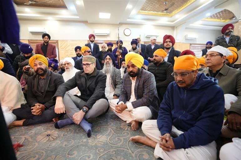 Grand Nagar Kirtan Flagged Off from Srinagar to Mark the 350th Martyrdom Anniversary of Sri Guru Tegh Bahadur Ji 