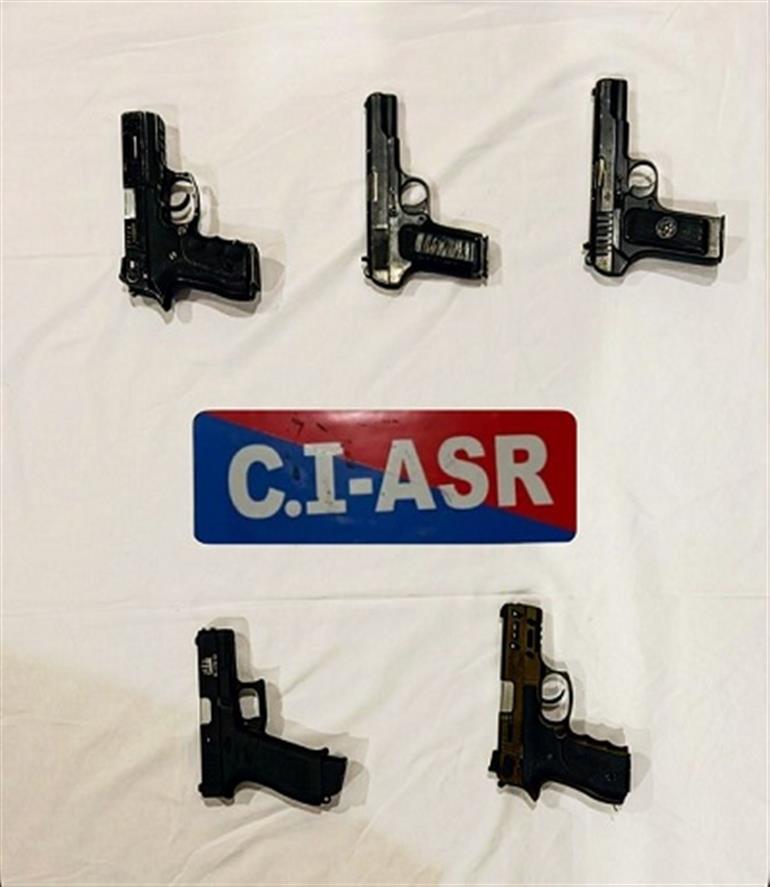 One linked to cross-border arms smuggling network held with five pistols
