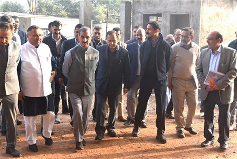 Himachal: CM inspects construction of Himachal Niketan at Dwarka