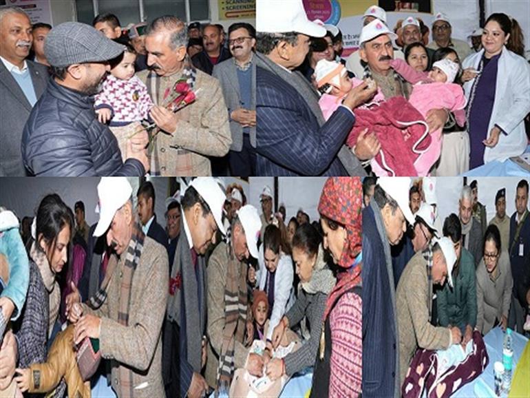 Himachal : Chief Minister launches Pulse Polio Campaign