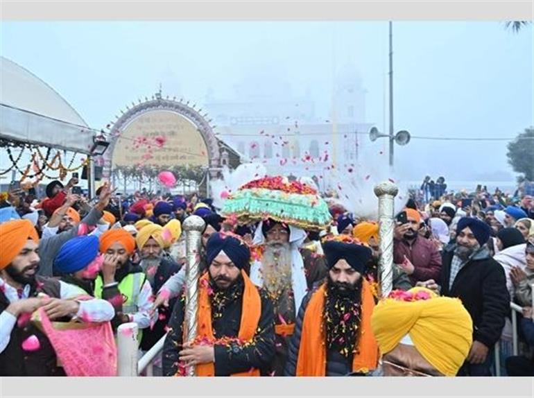 Shaheedi Nagar Kirtan Held at Sri Fatehgarh Sahib to Pay Tribute to Sahibzadas and Mata Gujri Ji 