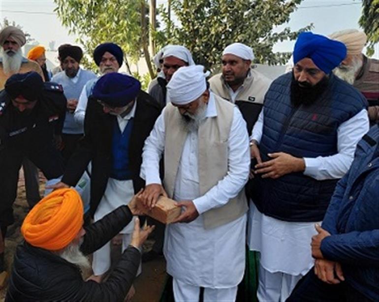 Vij lays foundation stone for new building of Gurudwara Baj Sahib in Village Tundli, Ambala cantt