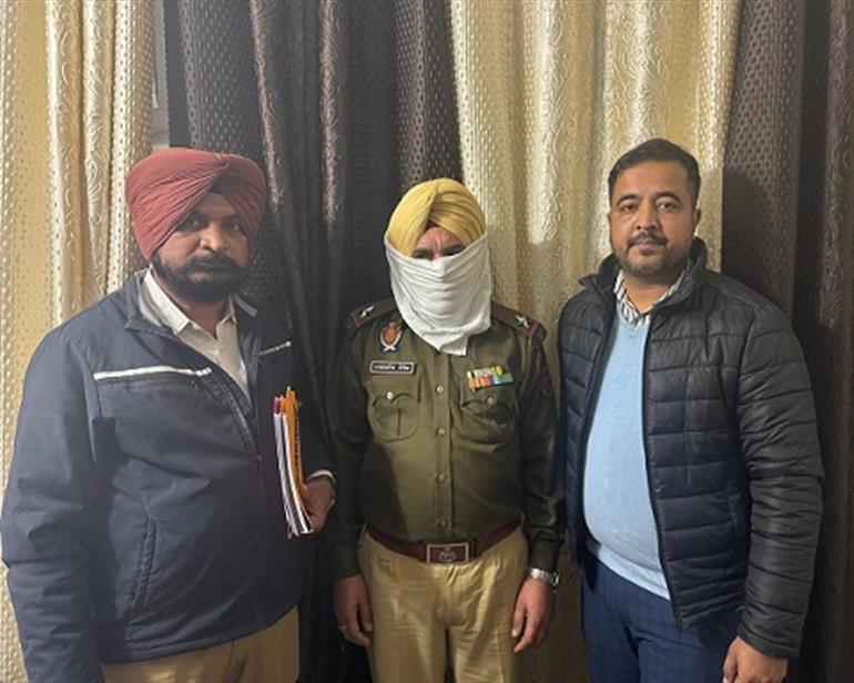 Vigilance Bureau Nabs ASI Red Handed Accepting Bribe of Rs 5000