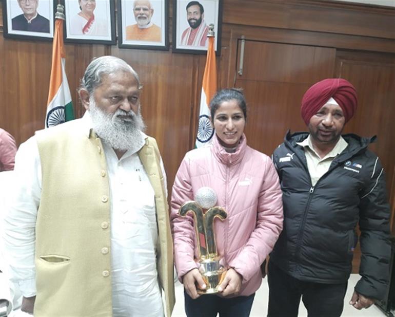 National Hockey Player Olympian Navneet Kaur Meets Energy Minister Vij in Chandigarh