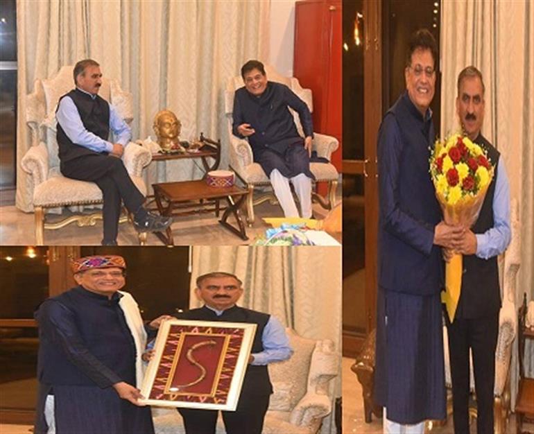 CM meets Piyush Goyal; Strongly pleads for ban on Apple imports during peak season
