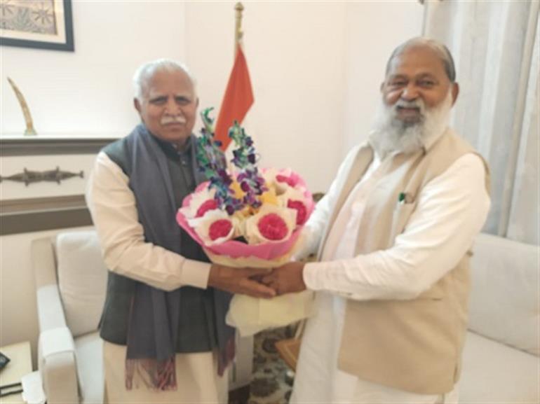 Anil Vij Met Union Energy Minister Khattar, Development Issues Discussed