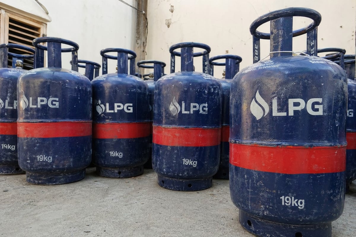 LPG Prices Hiked Across India; Commercial Cylinder Cost Up by ₹993