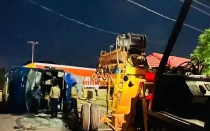 Bus Traveling from Himachal to Delhi Overturns After Collision with Truck Near Zirakpur; Over 20 Injured