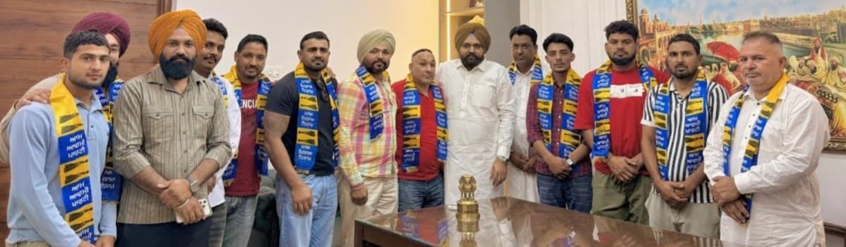 International Kabaddi Star Kinda BihariPuria Joins AAP Along With Prominent Sports Personalities