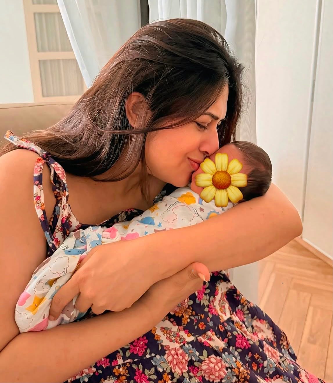 Divyanka Tripathi and Vivek Dahiya Share First Glimpse of Their Twin Sons