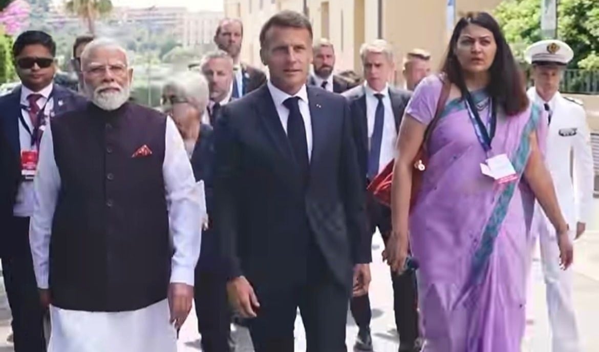 Macron’s Bollywood Surprise! French President Thanks PM Modi with Punjabi Hit song ‘Aari Aari’