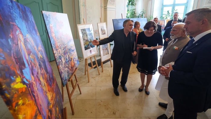 PM Modi Wraps Up Historic Slovakia Visit, Varanasi Art Exhibition Steals the Spotlight