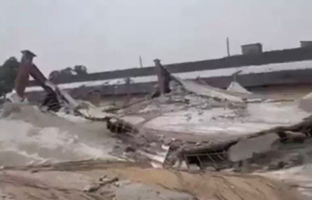 Kolkata Under-Construction Warehouse Shed Collapses; 5 Worker Dead, Several Trapped Under Debris