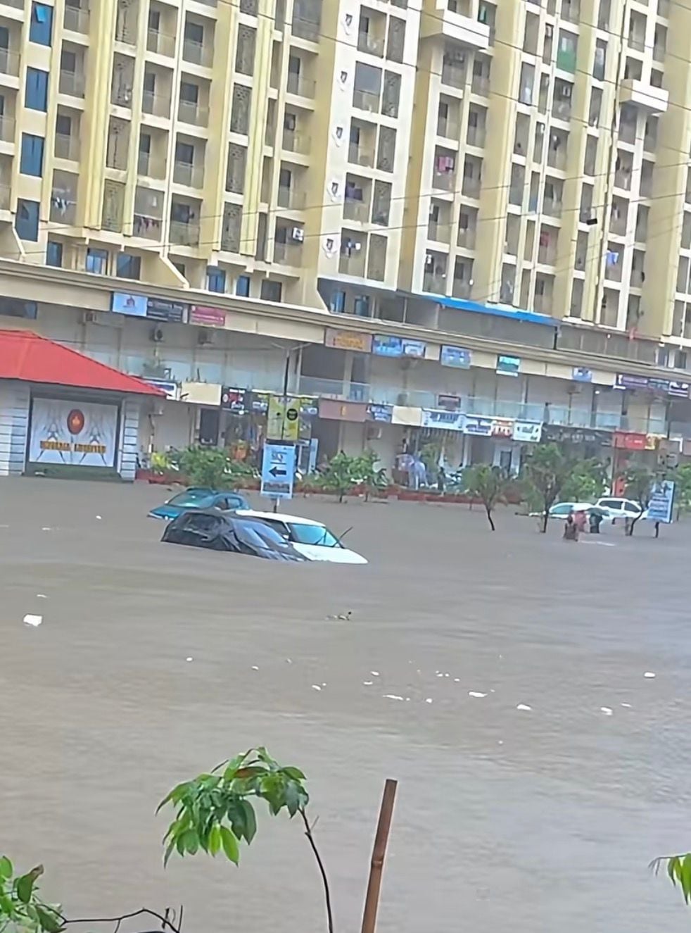 Mumbai Rains Leave Six Dead, Railway Lines Hit; Landslide Buries Vehicles in J&K's Kishtwar