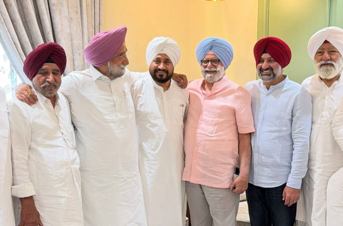 Punjab Congress Faces Open Revolt: Charanjit Channi Boycotts Bhupesh Baghel Meeting, Heads to Delhi