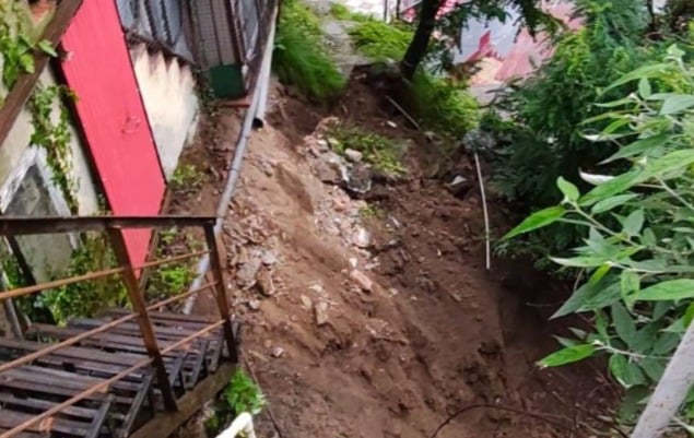 Heavy Rain Triggers Landslides in Shimla, Several Buildings Under Threat